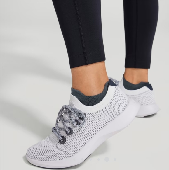 allbirds Women's Natural Black Compressive Legging - Picture 14 of 15